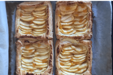 Tartaletas de manzana sacadas del horno